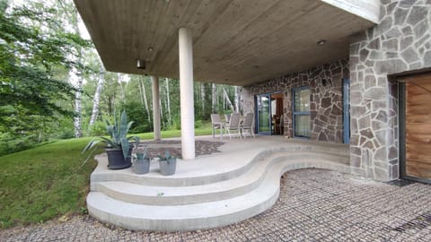 Property building, Garden, View (from property/room), Balcony/Terrace, Garden view