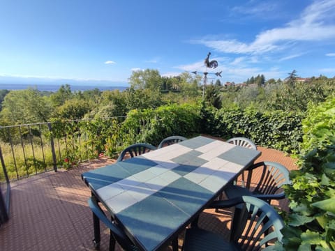 Day, Natural landscape, View (from property/room), Balcony/Terrace, Dining area