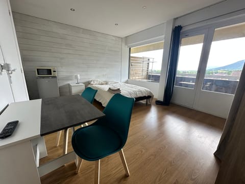 HeberGeneve : Balcon sur le Jura Apartment in Gex