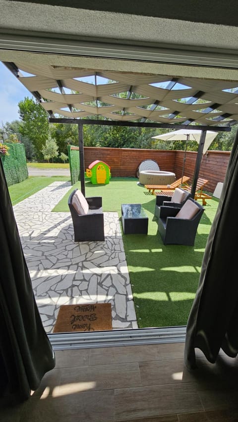 Patio, Garden, Balcony/Terrace, Seating area, Garden view, Swimming pool, sunbed