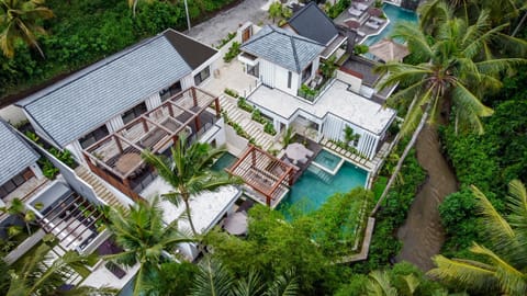 Property building, Bird's eye view, Swimming pool, internet