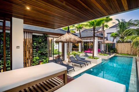 Pool view, Swimming pool, sunbed