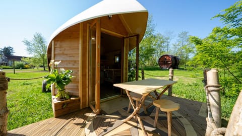 Village Toue du Domaine des Demoiselles Docked boat in Bourgogne-Franche-Comté