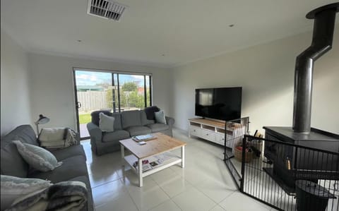 Living room, Lounge or bar, Seating area, Evening entertainment