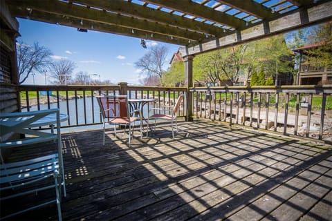 Natural landscape, Balcony/Terrace, River view