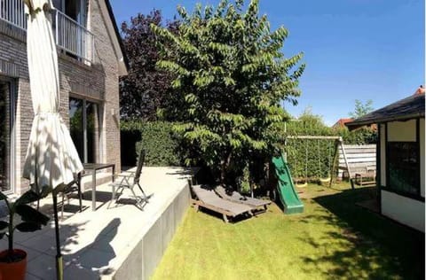 Property building, Garden, Garden view, sunbed