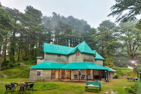 Property building, Natural landscape, Garden view