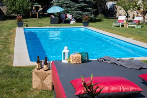 Garden view, Pool view, Swimming pool, sunbed