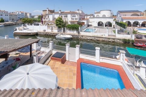 Pool view, River view