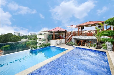 Hot Tub, Swimming pool