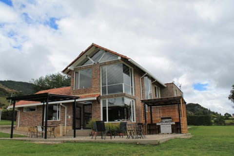 Day, Natural landscape, Balcony/Terrace, Business facilities