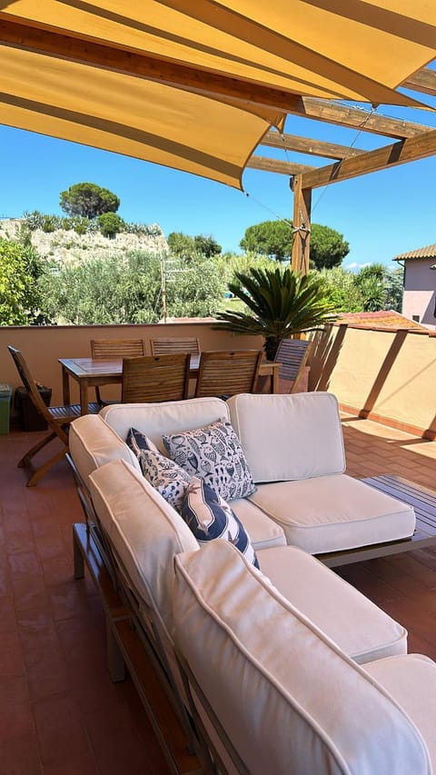 View (from property/room), Balcony/Terrace