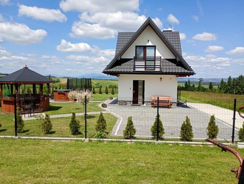 Property building, BBQ facilities, Children play ground, Garden, Hot Tub, View (from property/room), Balcony/Terrace, Evening entertainment, Garden view, Entertainment
