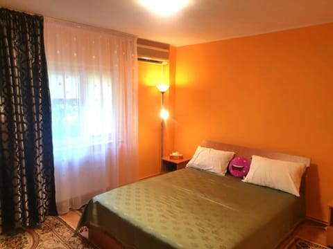 Bed, Photo of the whole room, Bedroom, air conditioner