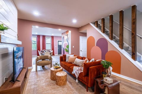 Living room, Decorative detail, Seating area, Dining area