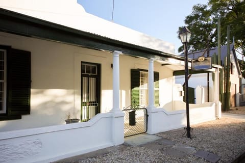Facade/entrance