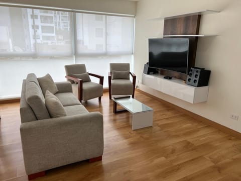 TV and multimedia, Living room, Area and facilities, Inner courtyard view, furniture, internet