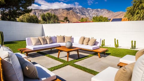 White Pearl - Pool - Spa - Mountain Views Villa in Palm Springs