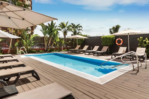 Day, Pool view, Swimming pool, sunbed