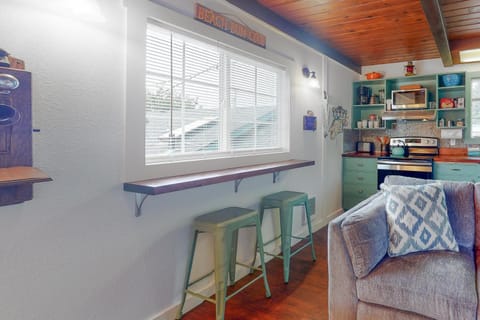 Bay Bliss #2 Apartment in Oregon