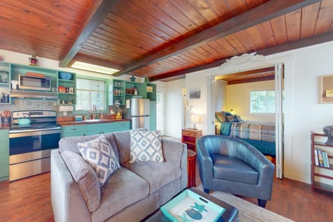 Bay Bliss #2 Apartment in Oregon