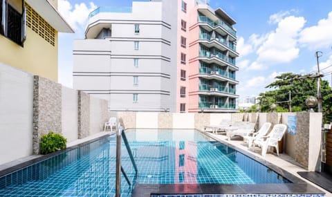Property building, Swimming pool