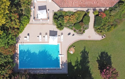 Bird's eye view, Pool view