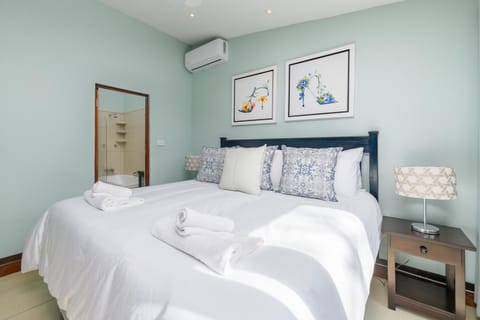 Bed, Bedroom, air conditioner