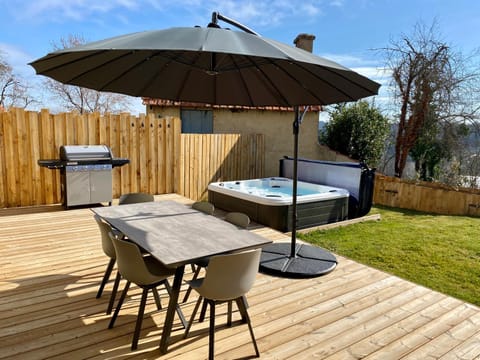 Patio, Hot Tub, Balcony/Terrace, Balcony/Terrace, Garden view