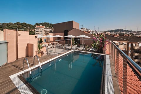 Day, Swimming pool, sunbed