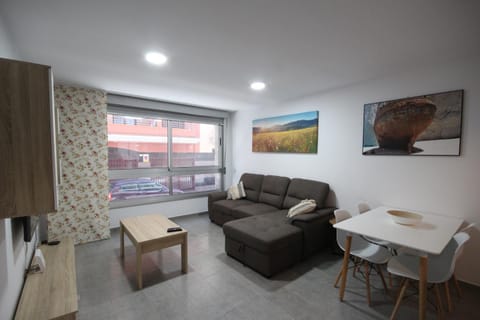 Living room, Seating area, Dining area, air conditioner
