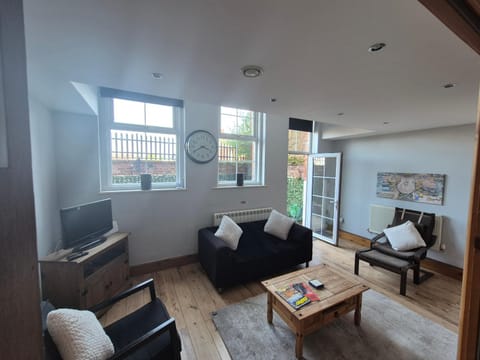 Spacious 2 bed appartment next to BAE with spa bath Apartment in Barrow-in-Furness