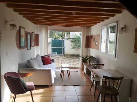 Maisonnette de Charme à 10min de Fontainebleau House in Fontainebleau