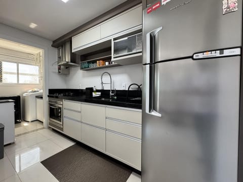 Communal kitchen, Lunch