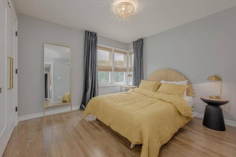 Modern Boho house in Lombard 7 min to Metra House in Oakbrook Terrace