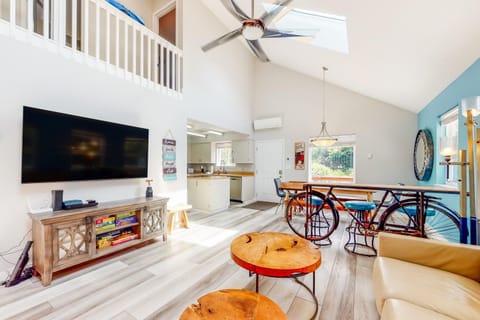 Coastal Charm House in Lincoln Beach