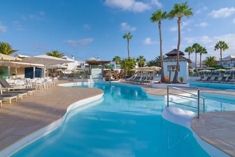 Area and facilities, Swimming pool