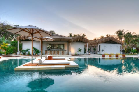 Day, Swimming pool, Swimming pool, sunbed