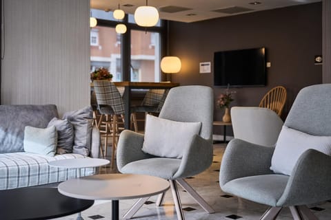Communal lounge/ TV room, TV and multimedia, Living room, Lounge or bar, Seating area