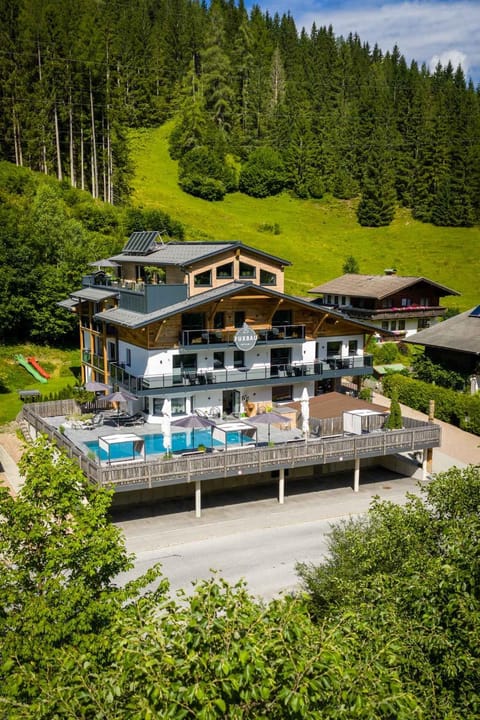 Property building, Spring, Natural landscape, Balcony/Terrace, Mountain view, Pool view, Swimming pool, Swimming pool
