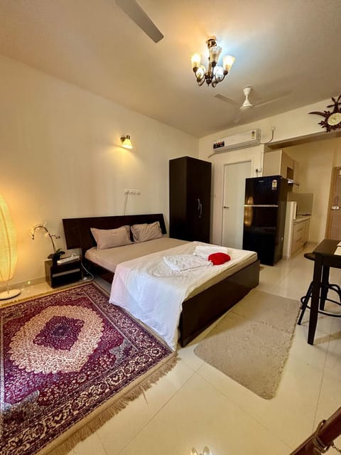 Bed, Photo of the whole room, Bedroom, wardrobe, air conditioner