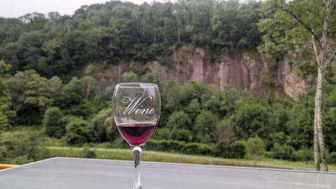 Day, Mountain view, Alcoholic drinks