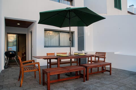 Patio, Dining area