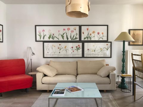 Living room, Seating area