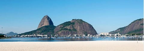 Espaço, Conforto e vista para o Cristo no Rio. Apartment in Santa Teresa