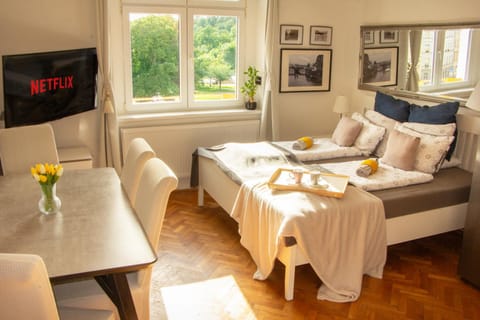 Bed, View (from property/room), View (from property/room), Bedroom, City view