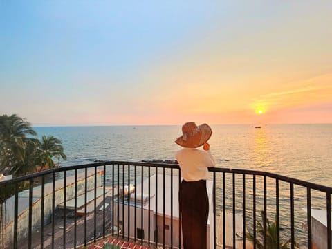 Natural landscape, View (from property/room), Balcony/Terrace, Sea view, Sunset