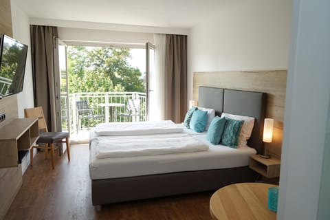 Bed, Balcony/Terrace, Photo of the whole room, Bedroom