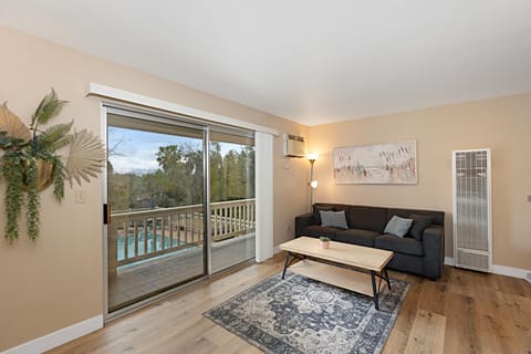 Charming 2 Room La Mesa Casita w/ Pool, BBQ & Yard Apartment in La Mesa