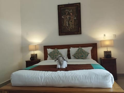 Property building, Bed, Photo of the whole room, Bedroom